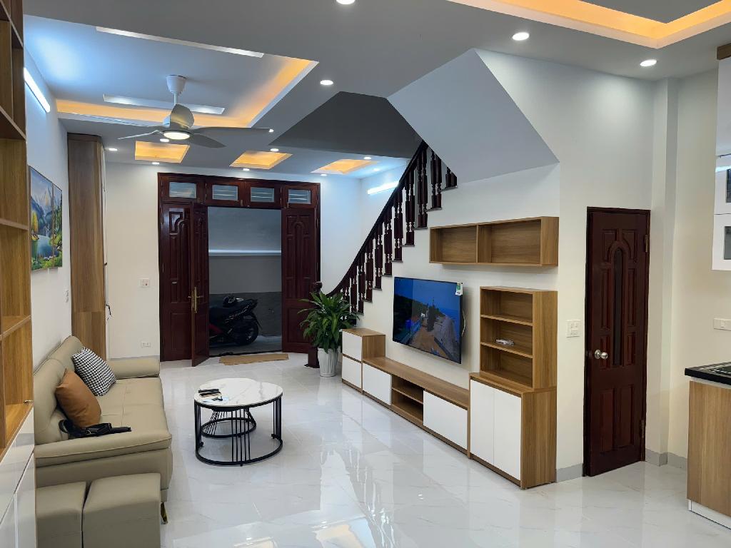 NHÀ ĐẸP Ở NGAY - DÂN XÂY - 2 MẶT THOÁNG - CÁCH MP NGUYỄN HOÀNG 30M - Ô CHỜ THANG MÁY. - Ảnh 1